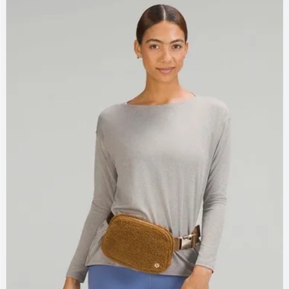 BNWT Lululemon Everywhere Belt Bag *Fleece - Picture 1 of 4